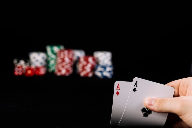 Anggota mpocash dari berbagai kota Indonesia menikmati permainan di platform
